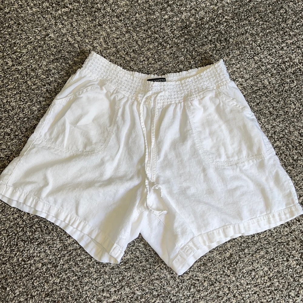 Sound/Style White Linen Shorts - Medium